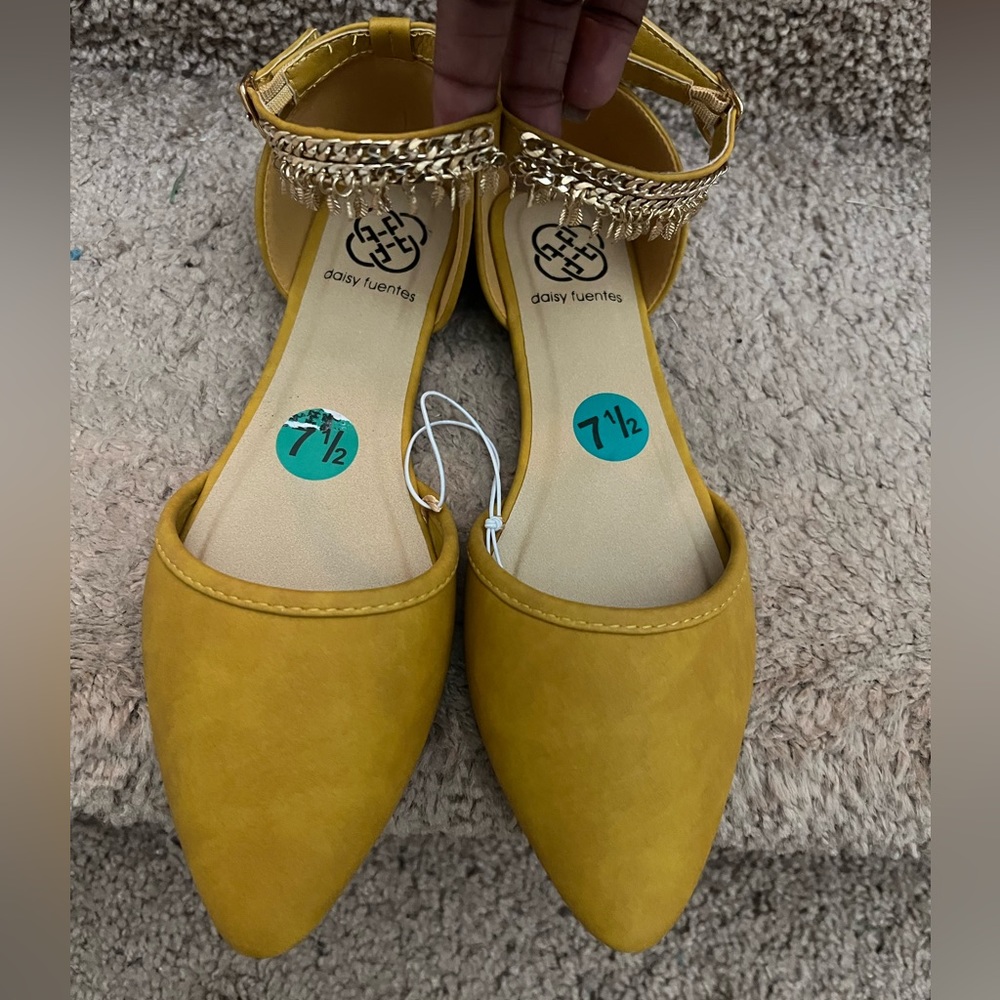 WOMEN'S DAISY FUENTES LIBERTY FLATS